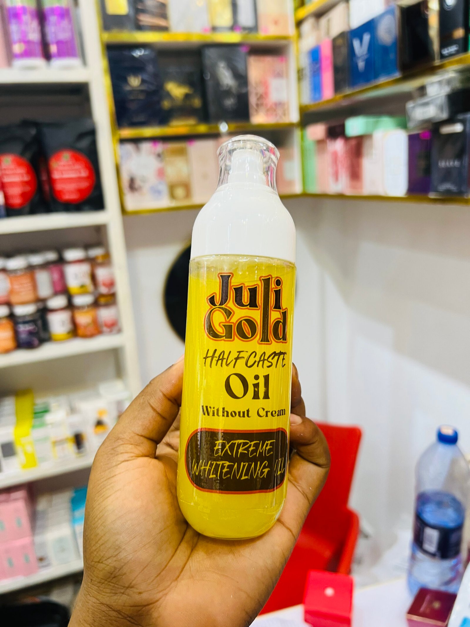 Juli gold halfcast oil
