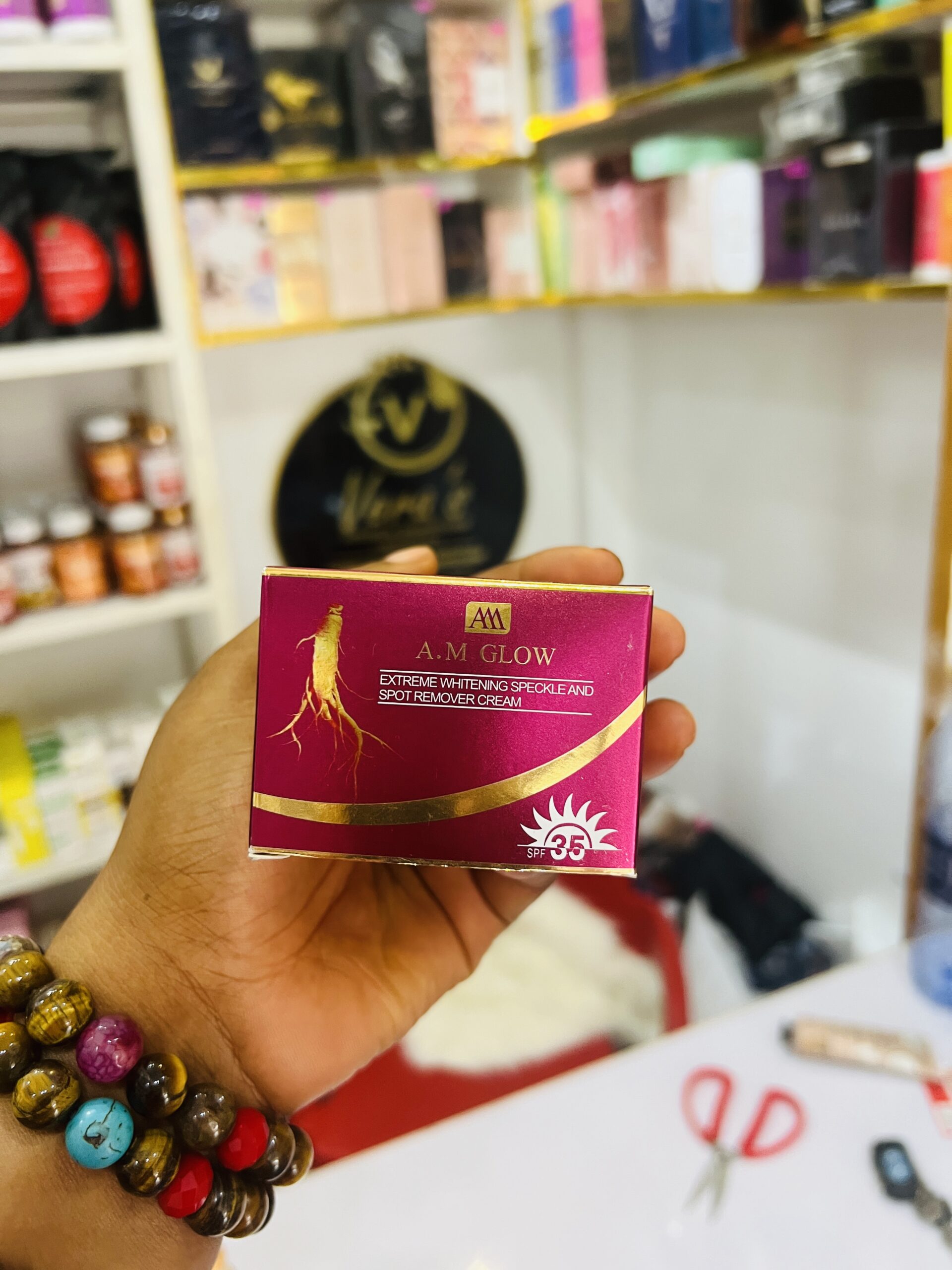 Am glow face cream